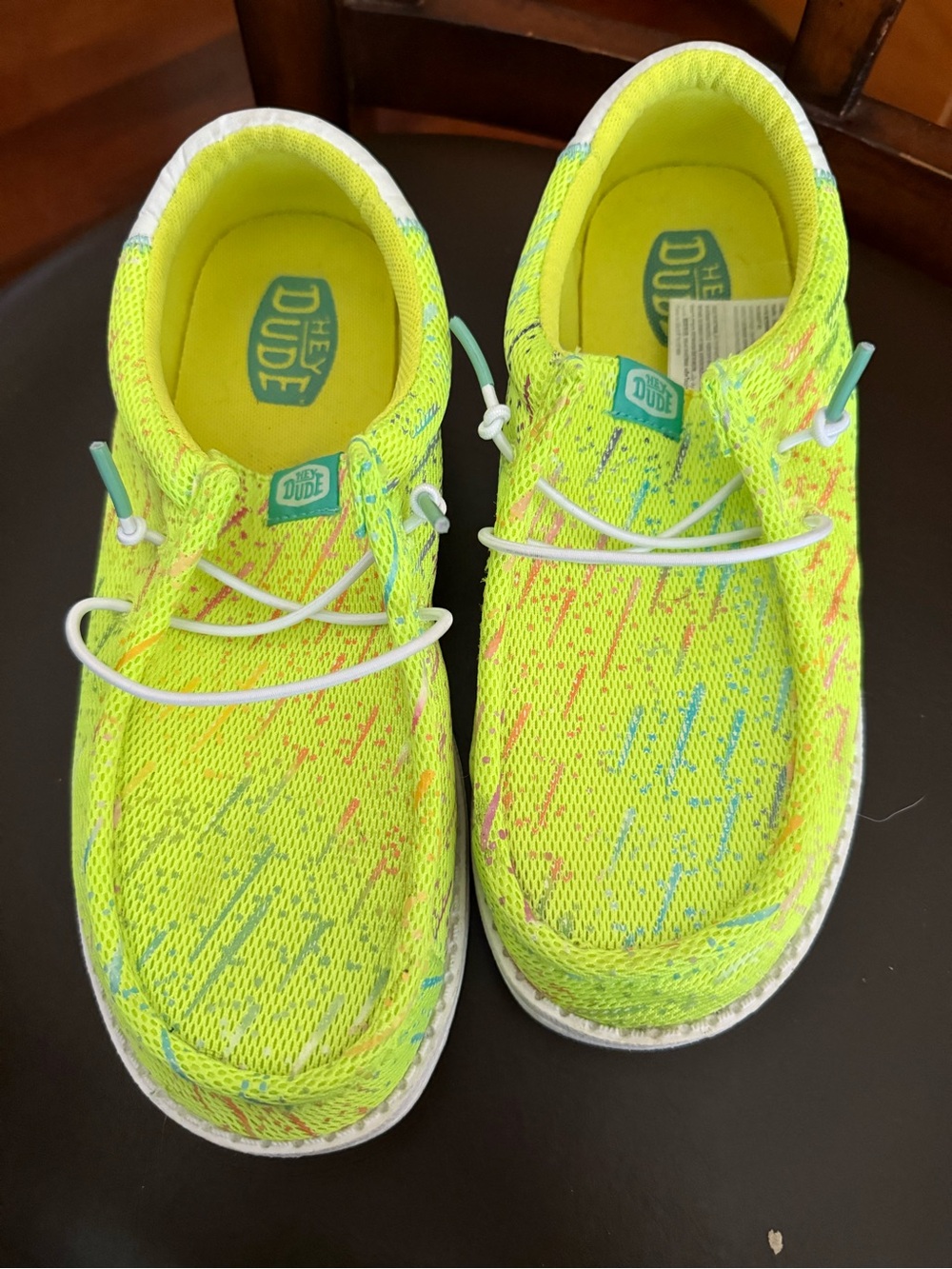 Hey Dude Lime green J6